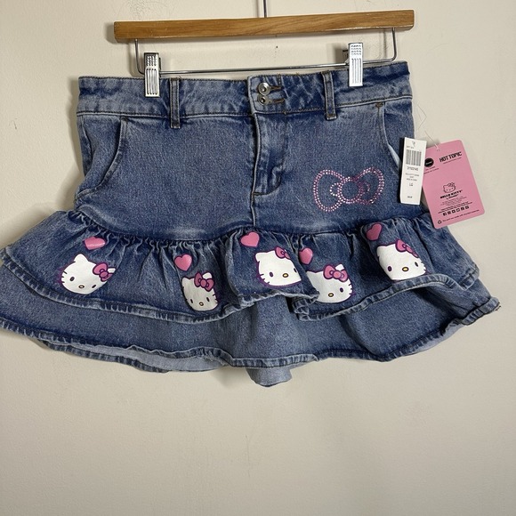 Hello Kitty Hot Topic Pink Heart Rhinestone Denim Mini Tiered Skirt Womens L - Picture 1 of 4